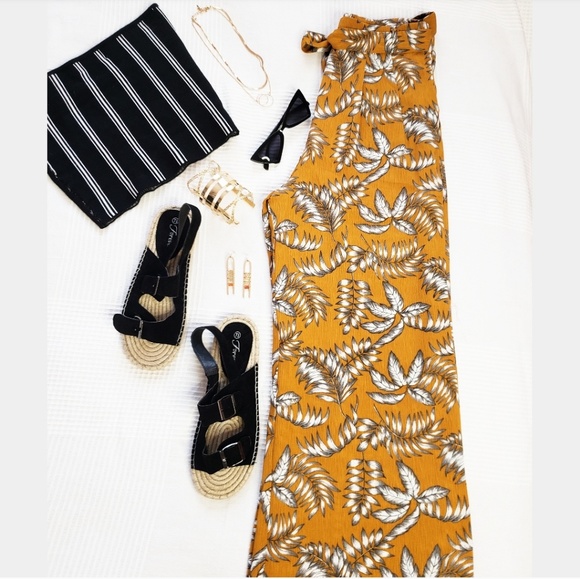 🚨END OF SUMMER SALE// Mustard yellow Floral pants - Picture 8 of 8